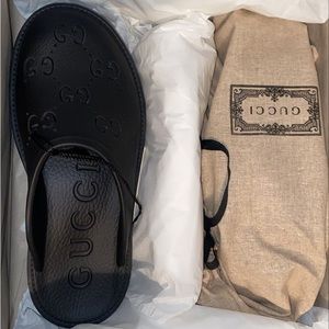 WOMEN'S PLATFORM PERFORATED G SANDAL